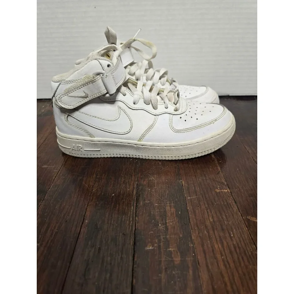 Nike Air Force 1 Mid Triple White Sneakers